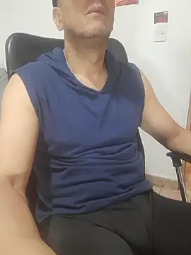 Snapshot of latinmartin73 chatting on November 2025 06:18:01 PM latinmartin73 online show from November 2025 06:18:01 PM