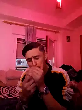 jovenestraviesos online show from March 2025 06:21:02 PM