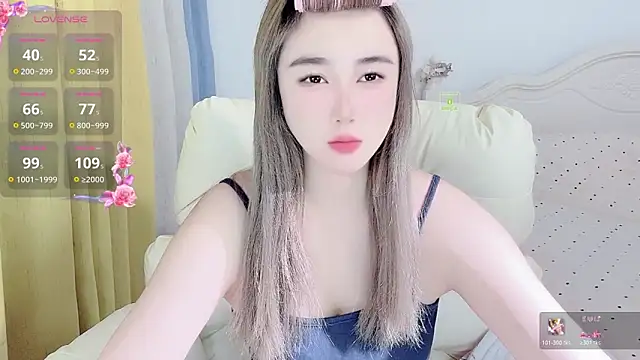 Snapshot of Caitlyn__ chatting on April 2026 07:49:01 PM Caitlyn online show from April 2026 07:49:01 PM