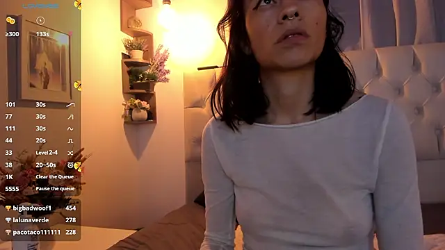 Snapshot of savagequeenbee7 chatting on January 2025 01:38:02 PM savagequeenbee7 online show from January 2025 01:38:02 PM