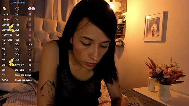 Snapshot of savagequeenbee7 chatting on January 2025 04:10:01 PM savagequeenbee7 online show from January 2025 04:10:01 PM