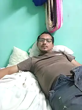 Andresguz35 online show from February 2026 04:11:01 AM