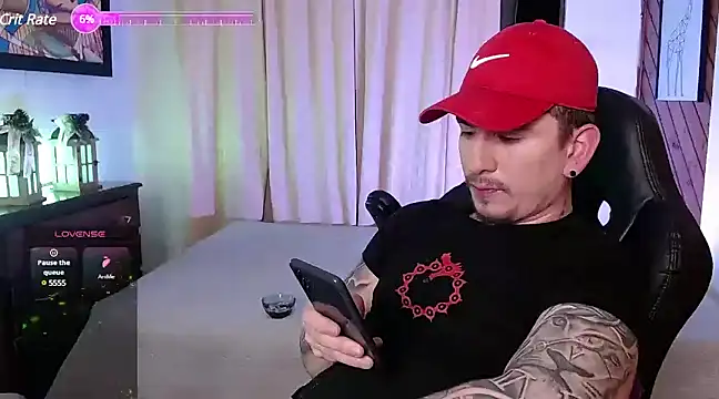 Snapshot of steventeylor chatting on March 2025 03:05:02 AM steventeylor online show from March 2025 03:05:02 AM