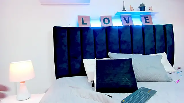 Mia brunette26 online show from December 2024 08:34:02 AM