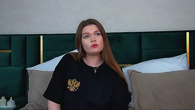 CrystalLyons online show from February 2026 06:03:02 PM