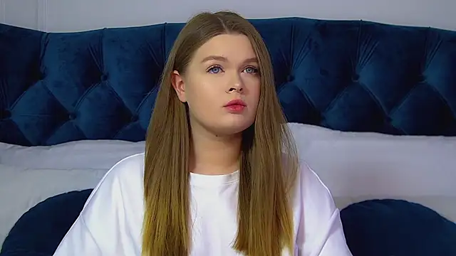 Snapshot of CrystalLyons chatting on March 2026 06:12:01 PM CrystalLyons online show from March 2026 06:12:01 PM