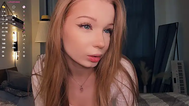 Snapshot of EvaSolisv chatting on September 2025 07:09:02 AM EvaSolisv online show from September 2025 07:09:02 AM