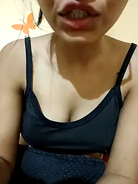 Snapshot of Sanaya_7 chatting on December 2024 01:44:01 PM Sanaya 7 online show from December 2024 01:44:01 PM