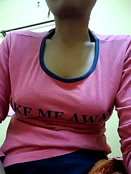 Snapshot of Sanaya_7 chatting on January 2025 06:20:01 PM Sanaya 7 online show from January 2025 06:20:01 PM