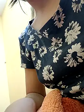 Snapshot of Sanaya_7 chatting on January 2025 05:44:02 PM Sanaya 7 online show from January 2025 05:44:02 PM