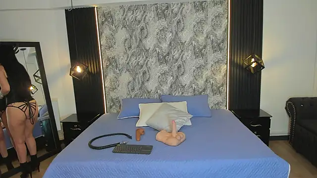 aura-baker online show from November 2025 04:25:01 AM