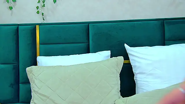 PollyLanders online show from January 2025 02:11:02 AM