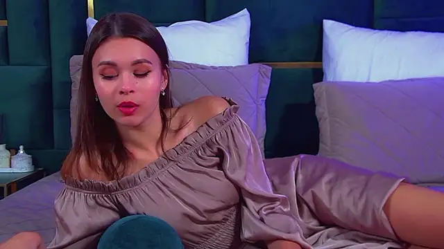 Snapshot of PollyLanders chatting on March 2026 10:24:01 PM PollyLanders online show from March 2026 10:24:01 PM