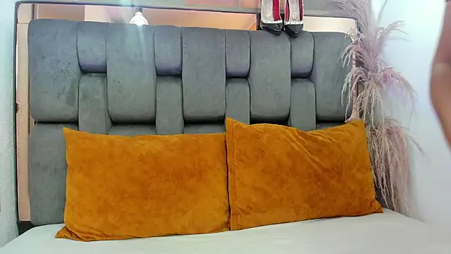 Snapshot of JESSYCORTES chatting on September 2025 01:55:02 PM JESSYCORTES online show from September 2025 01:55:02 PM