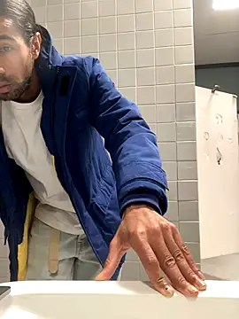 Snapshot of Lucascacaca chatting on December 2024 06:17:01 PM Lucascacaca online show from December 2024 06:17:01 PM