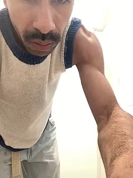 Snapshot of Lucascacaca chatting on December 2024 02:27:01 PM Lucascacaca online show from December 2024 02:27:01 PM