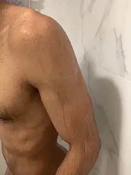 Snapshot of Lucascacaca chatting on February 2025 10:18:01 AM Lucascacaca online show from February 2025 10:18:01 AM