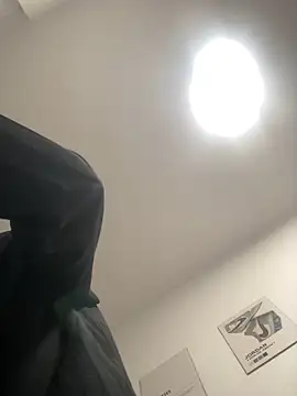 Snapshot of Lucascacaca chatting on November 2025 06:43:01 PM Lucascacaca online show from November 2025 06:43:01 PM