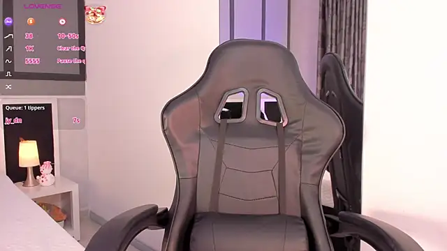 Snapshot of Sarah_cam06 chatting on December 2024 09:28:02 PM Sarah cam06 online show from December 2024 09:28:02 PM