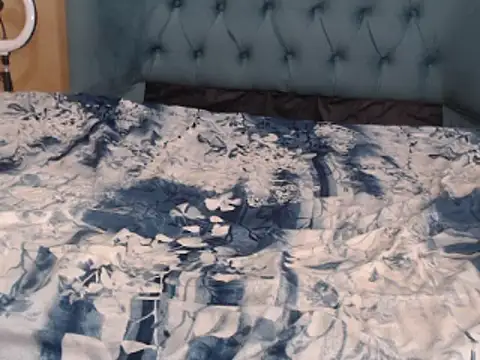 YoungVickyX online show from January 2025 11:04:02 AM