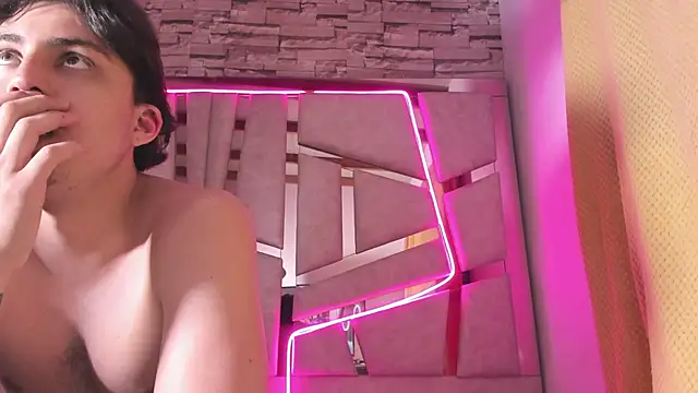 Snapshot of mia_and_austin chatting on November 2025 12:54:02 AM mia and austin online show from November 2025 12:54:02 AM