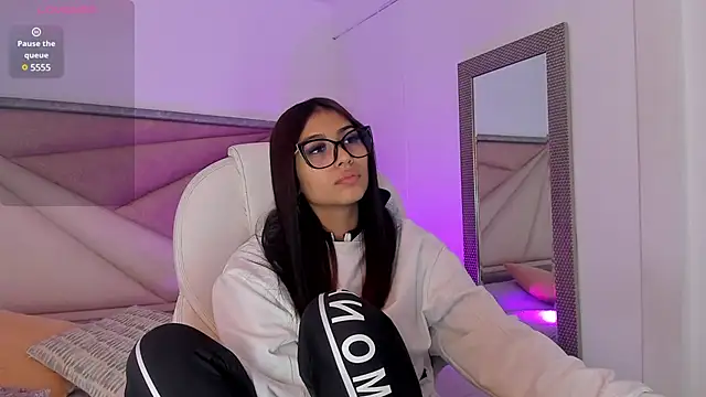 ZaraLim online show from December 2024 12:16:02 PM