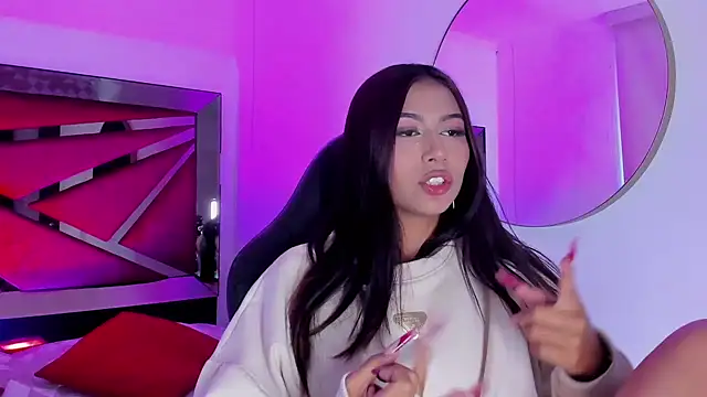 ZaraLim online show from December 2024 03:21:01 PM