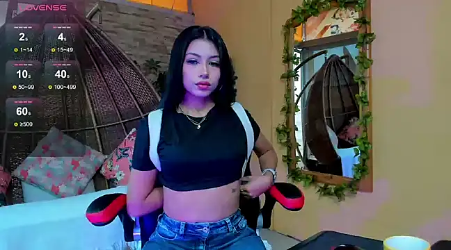 ZaraLim online show from February 2025 12:06:02 PM