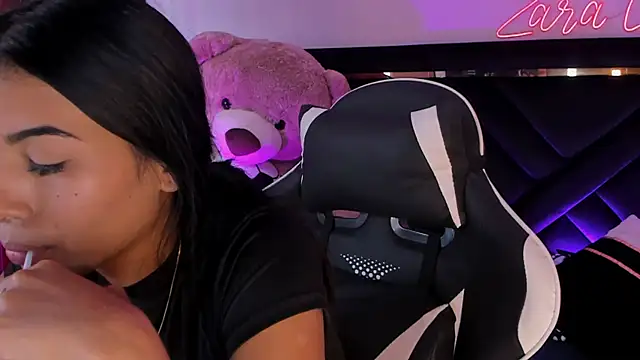 ZaraLim online show from September 2025 06:02:02 PM