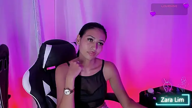 ZaraLim online show from October 2025 06:05:02 PM