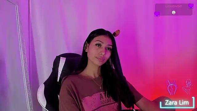 ZaraLim online show from October 2025 02:03:01 PM