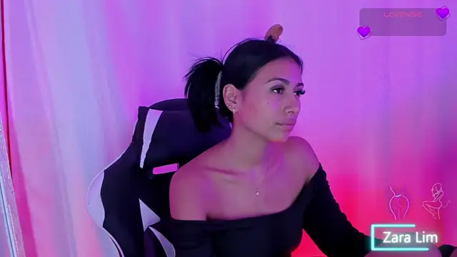 ZaraLim online show from October 2025 05:10:01 PM