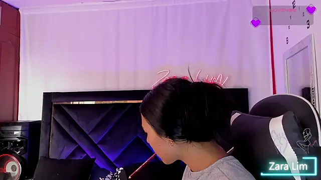 ZaraLim online show from October 2025 08:43:01 PM