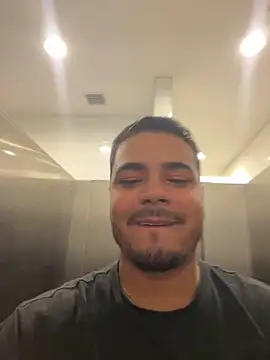 Snapshot of thiagowes chatting on April 2026 01:15:01 AM thiagowes online show from April 2026 01:15:01 AM