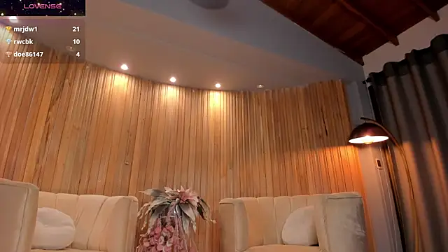 Snapshot of RebeccaHudson chatting on February 2025 09:36:01 AM RebeccaHudson online show from February 2025 09:36:01 AM