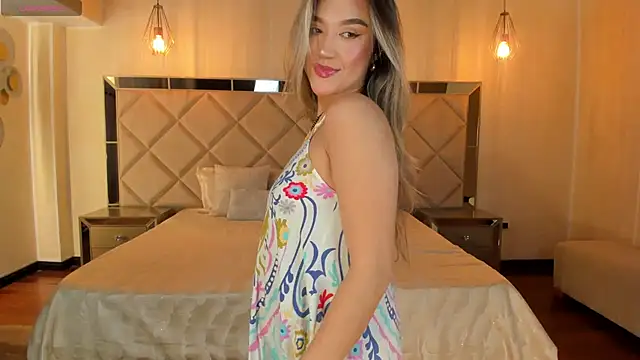 Snapshot of RebeccaHudson chatting on February 2025 03:18:01 AM RebeccaHudson online show from February 2025 03:18:01 AM