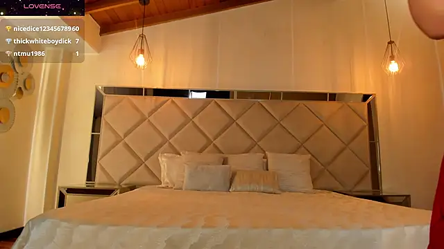 Snapshot of RebeccaHudson chatting on February 2025 09:56:01 AM RebeccaHudson online show from February 2025 09:56:01 AM