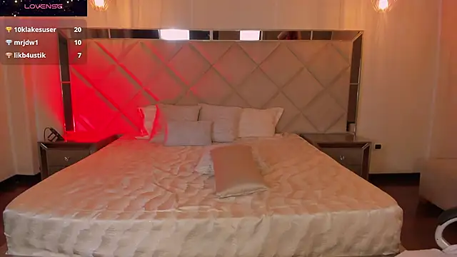 Snapshot of RebeccaHudson chatting on February 2025 06:21:01 AM RebeccaHudson online show from February 2025 06:21:01 AM