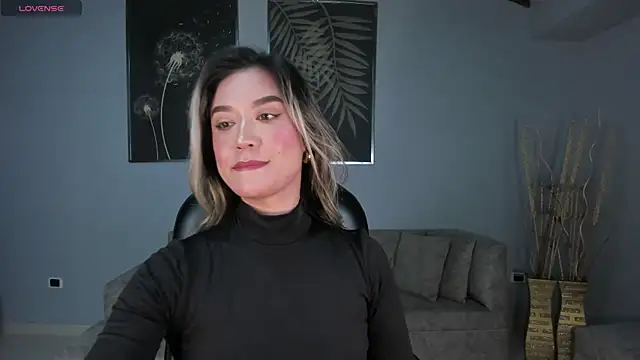 Snapshot of RebeccaHudson chatting on February 2025 11:14:02 PM RebeccaHudson online show from February 2025 11:14:02 PM