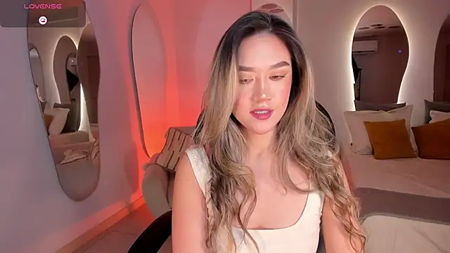 Snapshot of RebeccaHudson chatting on March 2025 11:09:02 PM RebeccaHudson online show from March 2025 11:09:02 PM