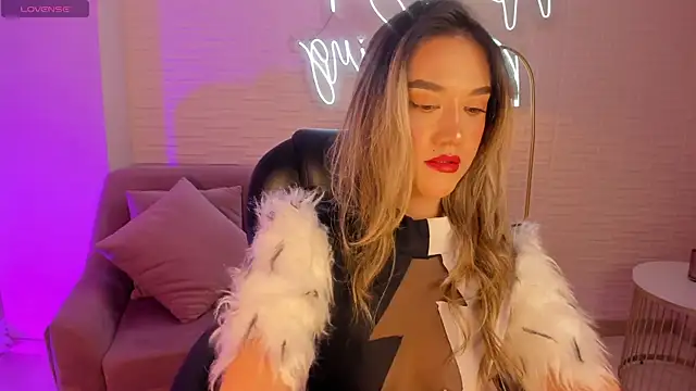 Snapshot of RebeccaHudson chatting on March 2025 12:18:01 AM RebeccaHudson online show from March 2025 12:18:01 AM