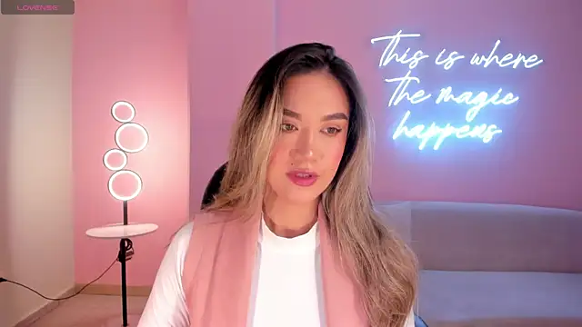 Snapshot of RebeccaHudson chatting on March 2025 03:00:02 AM RebeccaHudson online show from March 2025 03:00:02 AM