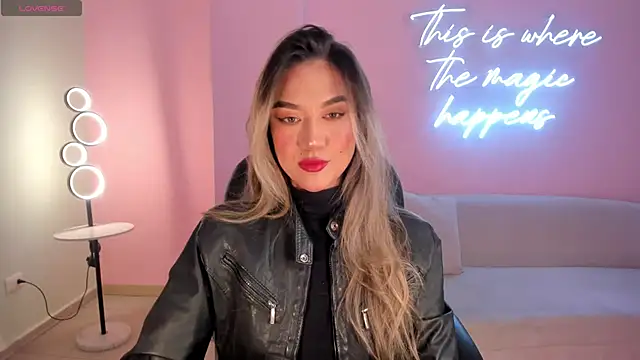 Snapshot of RebeccaHudson chatting on March 2025 03:07:01 AM RebeccaHudson online show from March 2025 03:07:01 AM