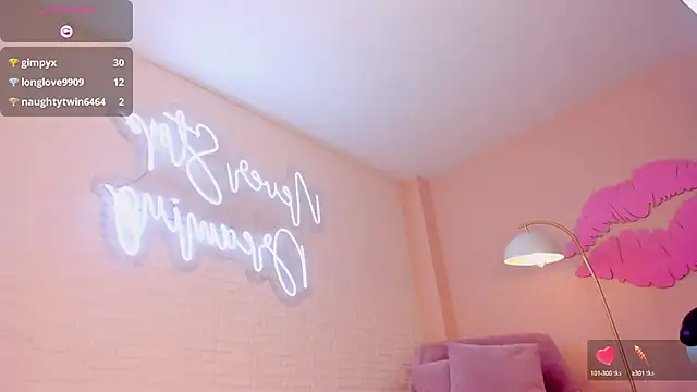 Snapshot of RebeccaHudson chatting on March 2025 09:06:01 AM RebeccaHudson online show from March 2025 09:06:01 AM