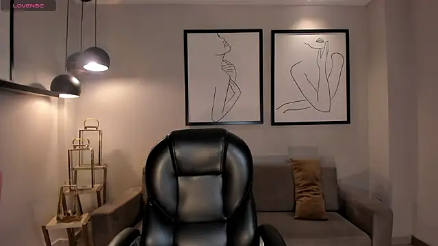 Snapshot of RebeccaHudson chatting on December 2025 08:04:01 PM RebeccaHudson online show from December 2025 08:04:01 PM