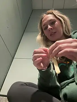 M1ssyk1ssy online show from January 2025 03:48:01 PM