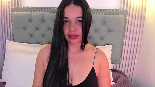 Snapshot of Aitana98_ chatting on January 2025 09:39:01 AM Aitana98  online show from January 2025 09:39:01 AM