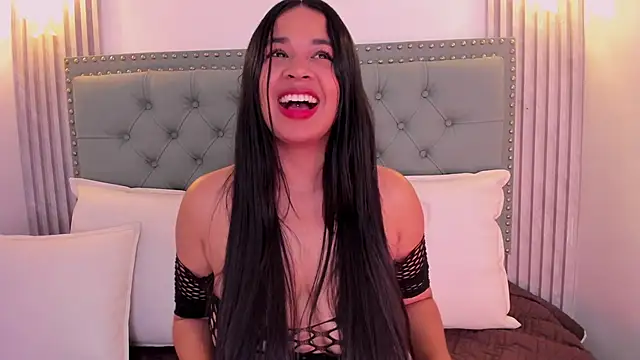 Snapshot of Aitana98_ chatting on January 2025 04:23:02 AM Aitana98  online show from January 2025 04:23:02 AM