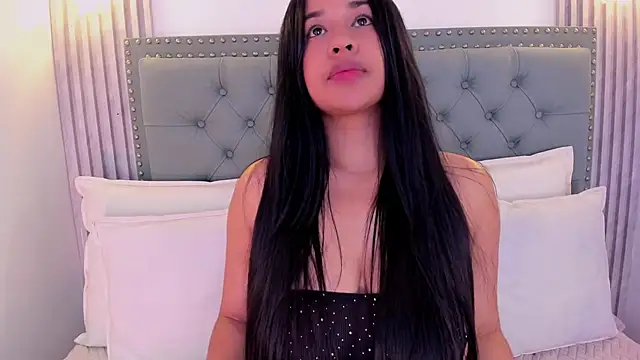 Snapshot of Aitana98_ chatting on February 2025 07:01:02 AM Aitana98  online show from February 2025 07:01:02 AM