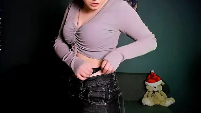 nikole kitt online show from January 2025 08:07:02 PM